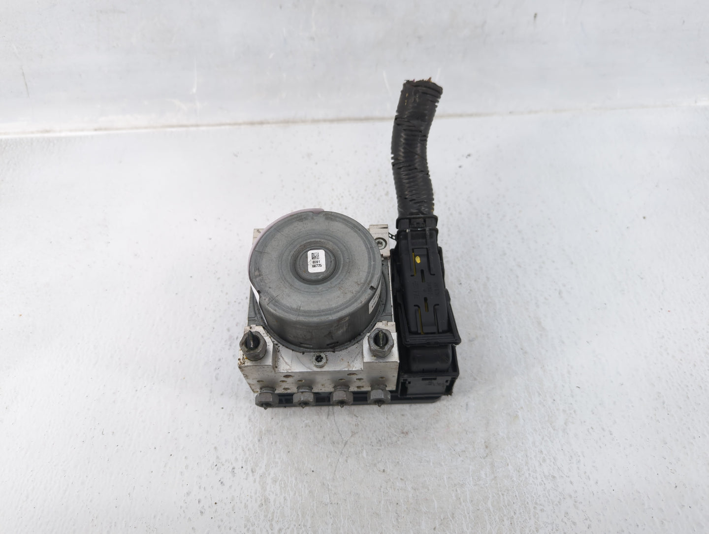 2017-2018 Ford Fusion ABS Pump Control Module Replacement P/N:HG9C-2B373-BH HG9C-2B373-BG Fits Fits 2017 2018 OEM Used Auto 