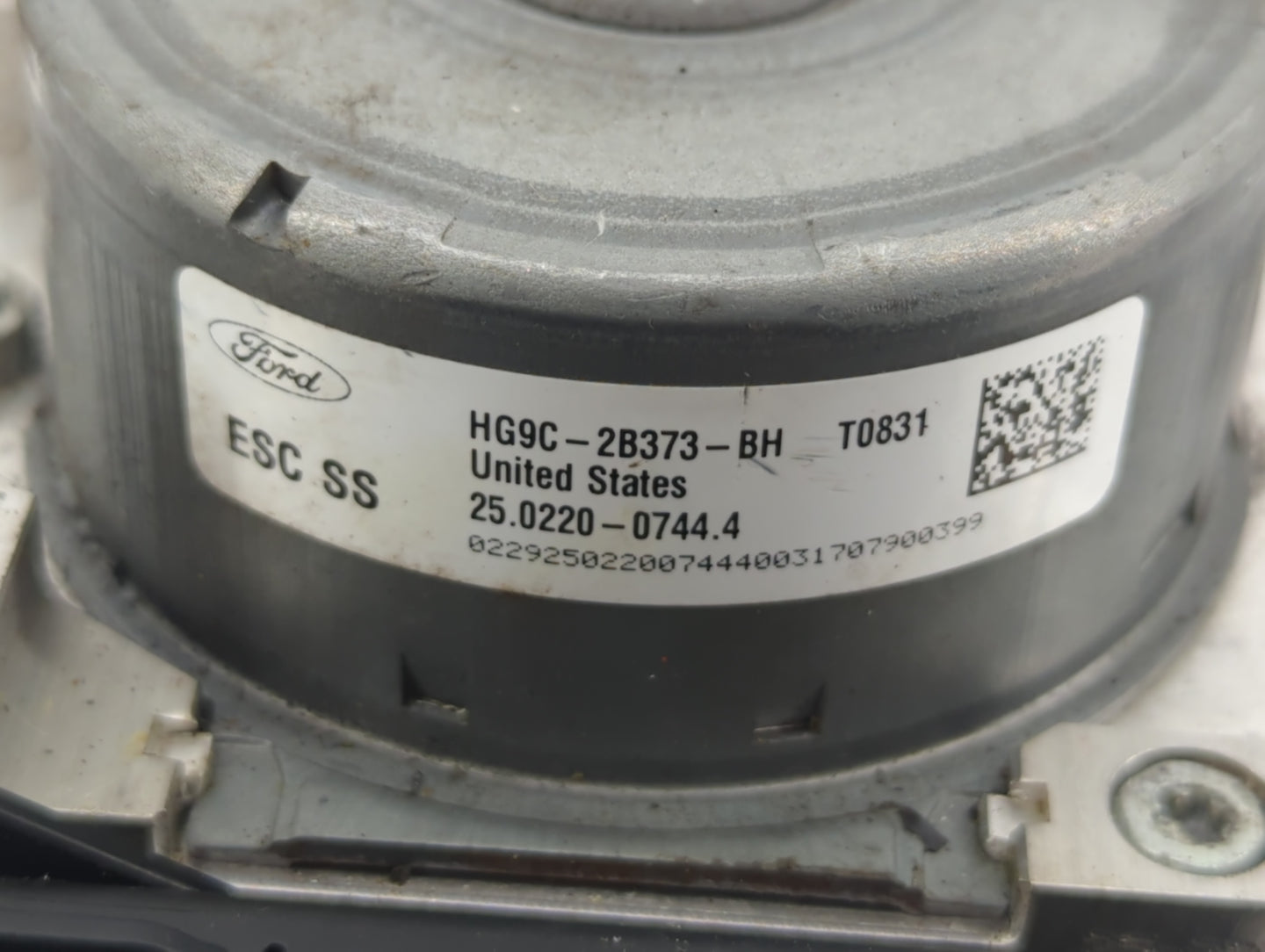 2017-2018 Ford Fusion ABS Pump Control Module Replacement P/N:HG9C-2B373-BH HG9C-2B373-BG Fits Fits 2017 2018 OEM Used Auto 