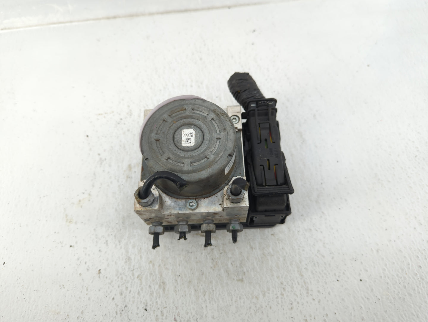 2017-2018 Ford Fusion ABS Pump Control Module Replacement P/N:HG9C-2B373-BF Fits Fits 2017 2018 OEM Used Auto Parts - Oemuse
