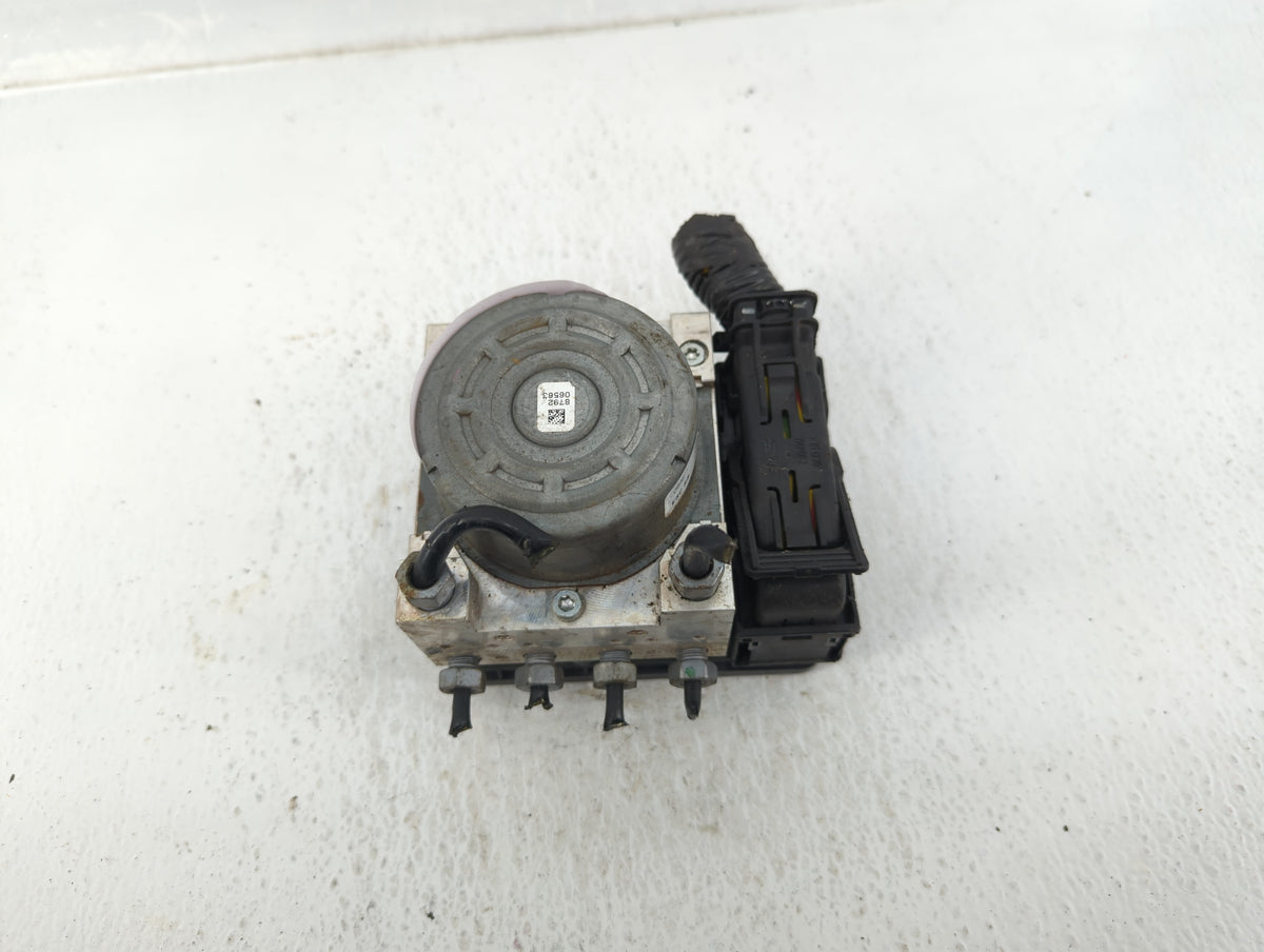 2017-2018 Ford Fusion Anti-Lock Brake ABS Pump Module Actuator OEM P/N:HG9C-2B373-BF Fits Fits 2017 2018 OEM Used Auto Parts