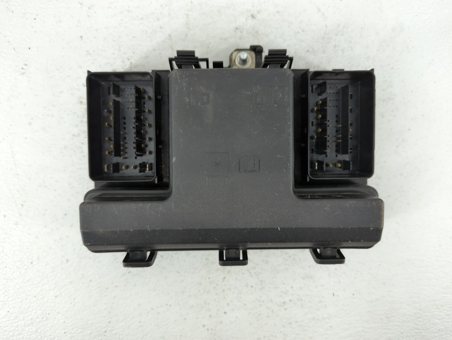 2017-2020 Ford Fusion Fusebox Fuse Box Panel Relay Module P/N:HG9T14D068AD-01 Fits Fits 2017 2018 2019 2020 OEM Used Auto Pa