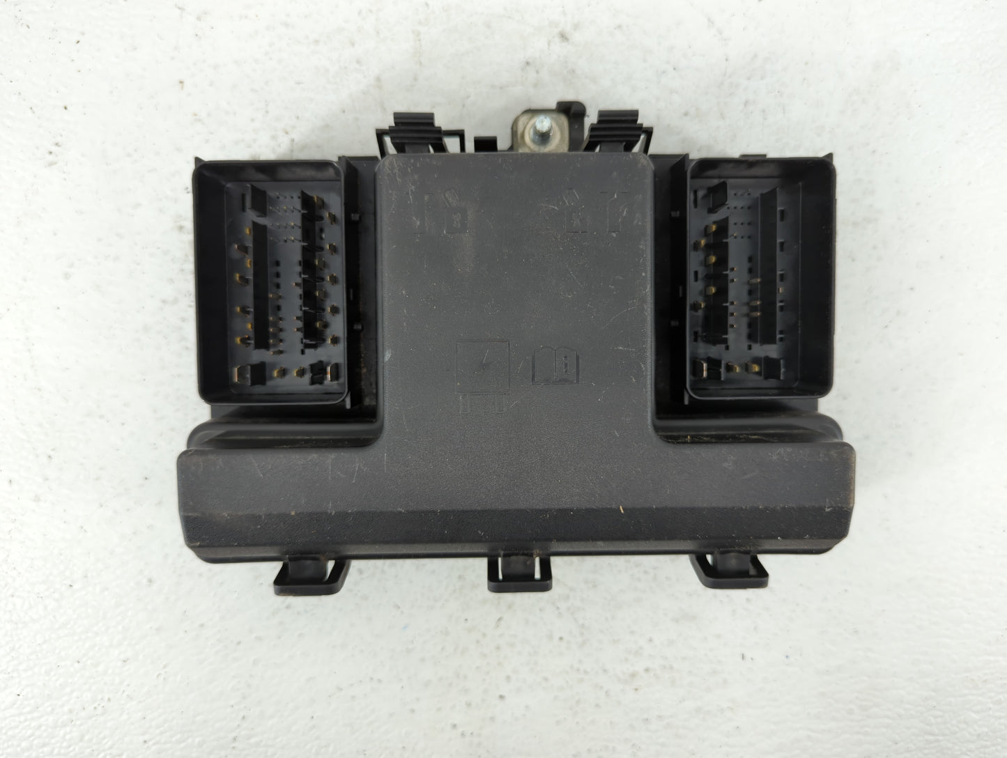 2017-2020 Ford Fusion Fusebox Fuse Box Panel Relay Module P/N:HG9T14D068AD-01 Fits Fits 2017 2018 2019 2020 OEM Used Auto Pa
