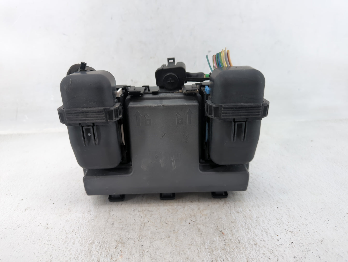 2017-2020 Ford Fusion Fusebox Fuse Box Panel Relay Module P/N:139T14D068AD-01 Fits Fits 2017 2018 2019 2020 OEM Used Auto Pa