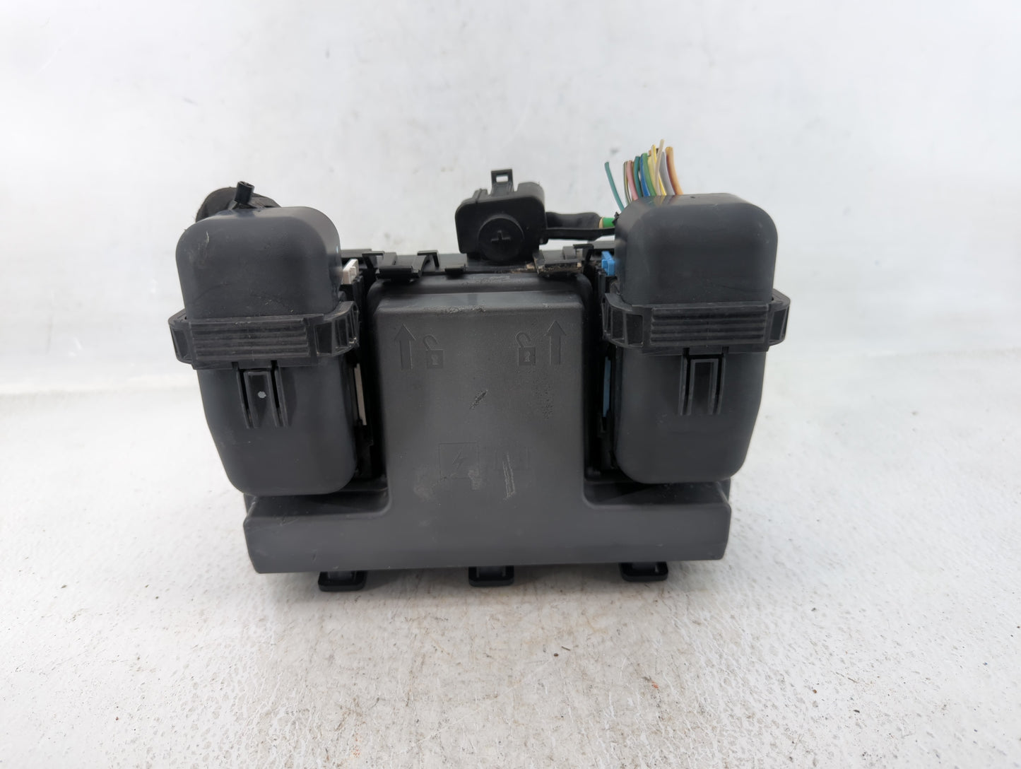 2017-2020 Ford Fusion Fusebox Fuse Box Panel Relay Module P/N:139T14D068AD-01 Fits Fits 2017 2018 2019 2020 OEM Used Auto Pa