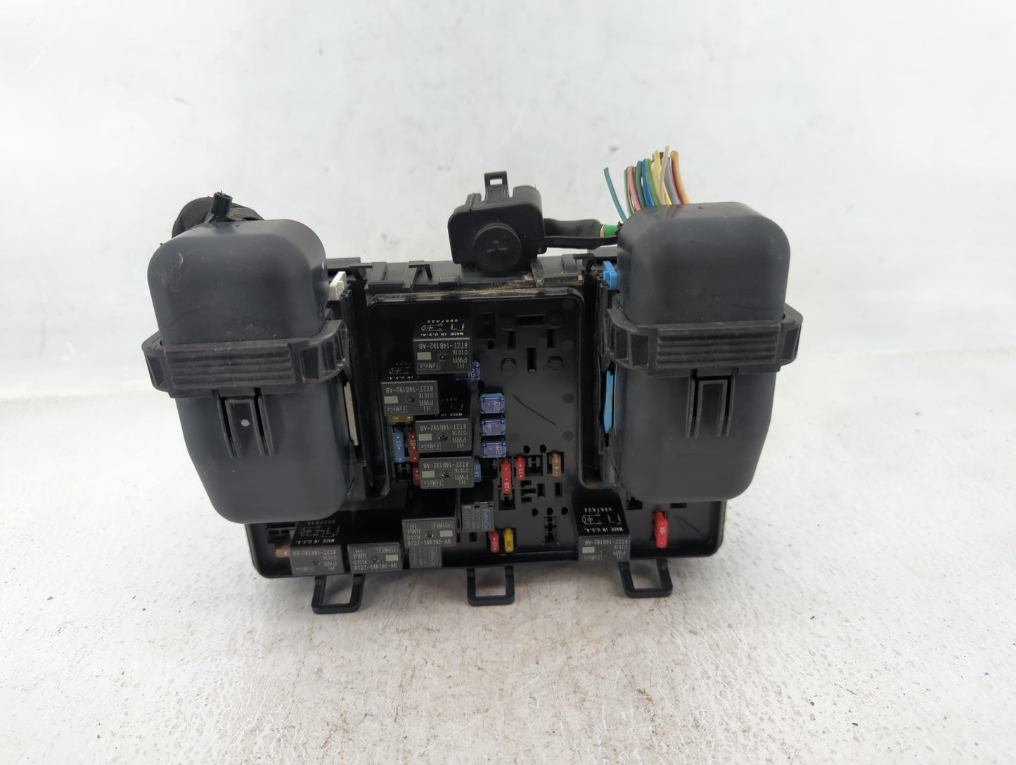 2017-2020 Ford Fusion Fusebox Fuse Box Panel Relay Module P/N:139T14D068AD-01 Fits Fits 2017 2018 2019 2020 OEM Used Auto Pa