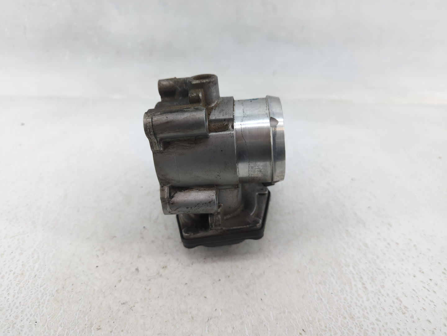 2014-2020 Ford Fusion Throttle Body P/N:DS7G-9F991-BB B17 067 4790 Fits Fits 2014 2015 2016 2017 2018 2019 2020 OEM Used Aut