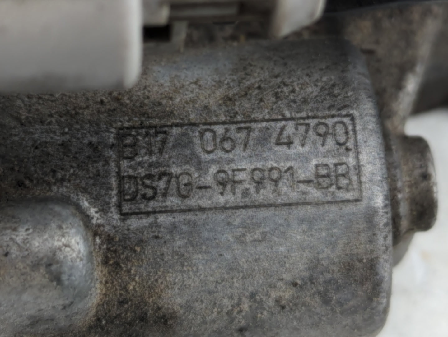 2014-2020 Ford Fusion Throttle Body P/N:DS7G-9F991-BB B17 067 4790 Fits Fits 2014 2015 2016 2017 2018 2019 2020 OEM Used Aut
