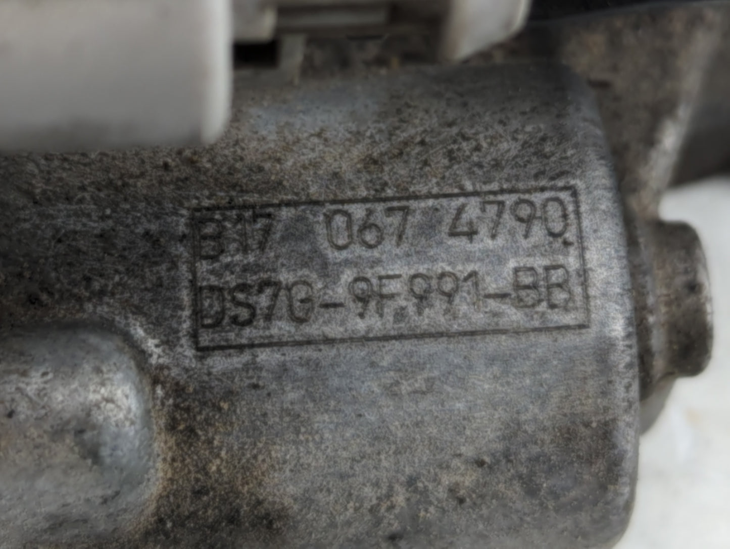 2014-2020 Ford Fusion Throttle Body P/N:DS7G-9F991-BB B17 067 4790 Fits Fits 2014 2015 2016 2017 2018 2019 2020 OEM Used Aut