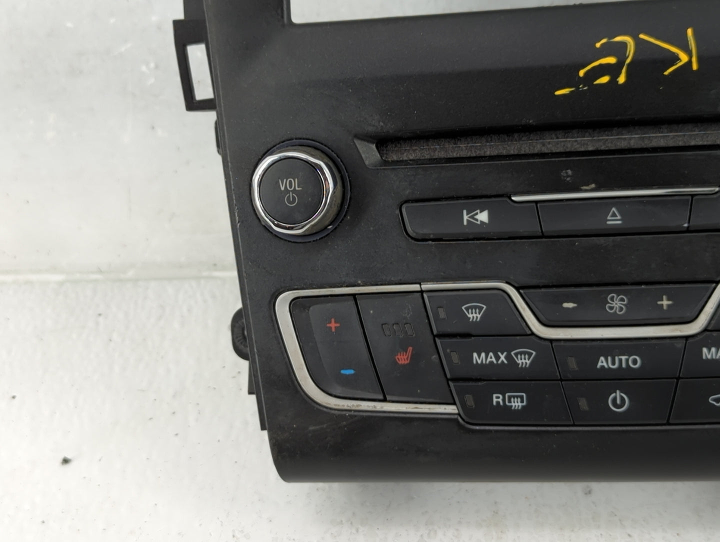 2017-2020 Ford Fusion Am Fm Cd Player Radio Receiver - Oemusedautoparts1.com