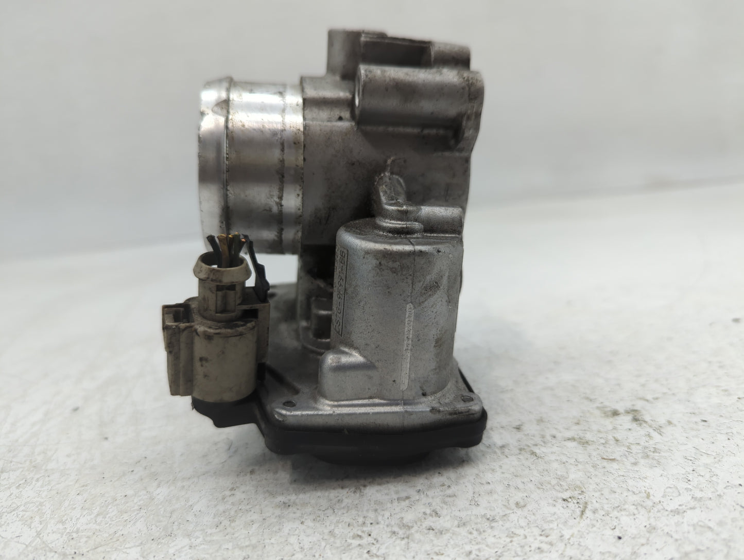 2014-2020 Ford Fusion Throttle Body P/N:B16 196 4380 DS7G-9F991-BB Fits Fits 2014 2015 2016 2017 2018 2019 2020 OEM Used Aut