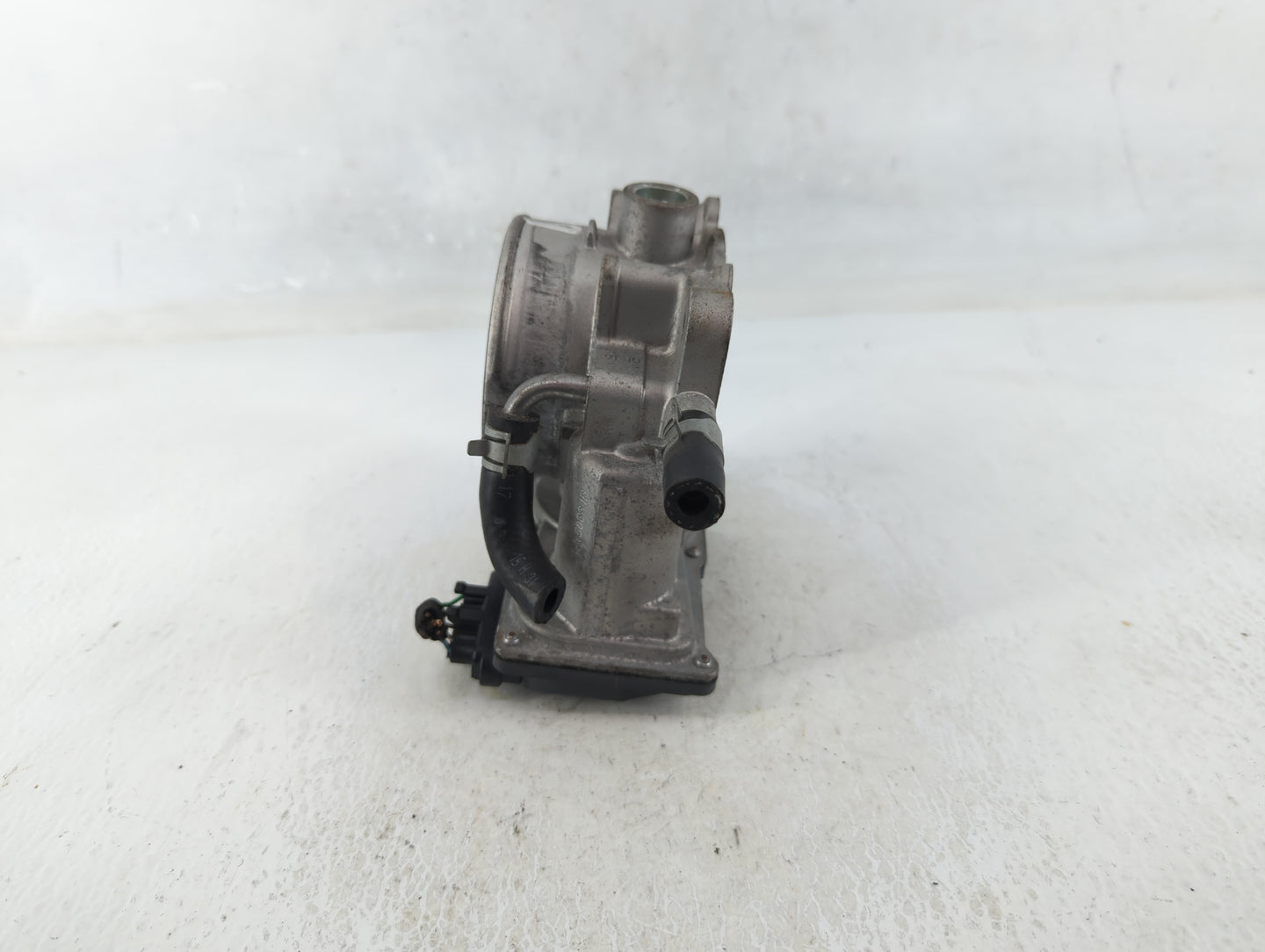2014-2020 Ford Fusion Throttle Body P/N:35100-3CAA0 Fits Fits 2014 2015 2016 2017 2018 2019 2020 2021 2022 OEM Used Auto Par