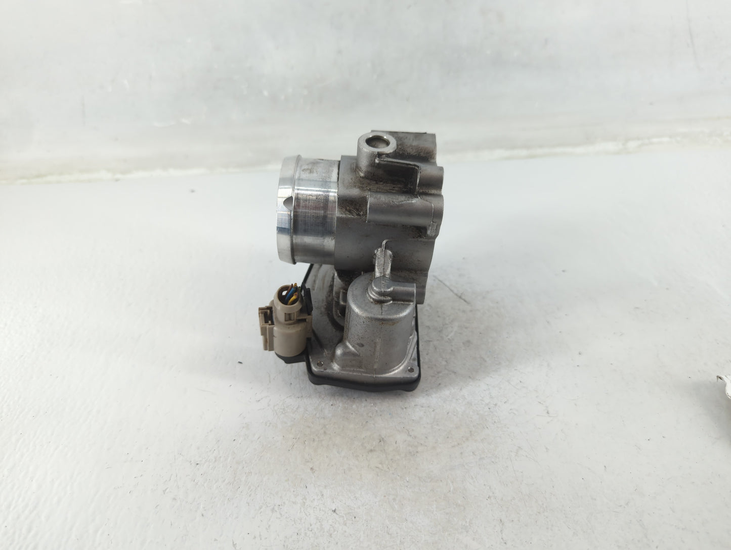2014-2020 Ford Fusion Throttle Body P/N:B16 263 4450 DS7G-9F991-BB Fits Fits 2014 2015 2016 2017 2018 2019 2020 OEM Used Aut