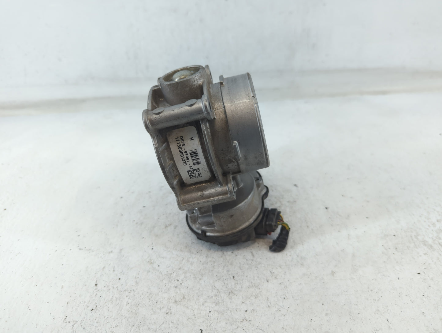 2013-2020 Ford Fusion Throttle Body P/N:DS7E-9F991-AJ Fits Fits 2013 2014 2015 2016 2017 2018 2019 2020 2021 2022 OEM Used A