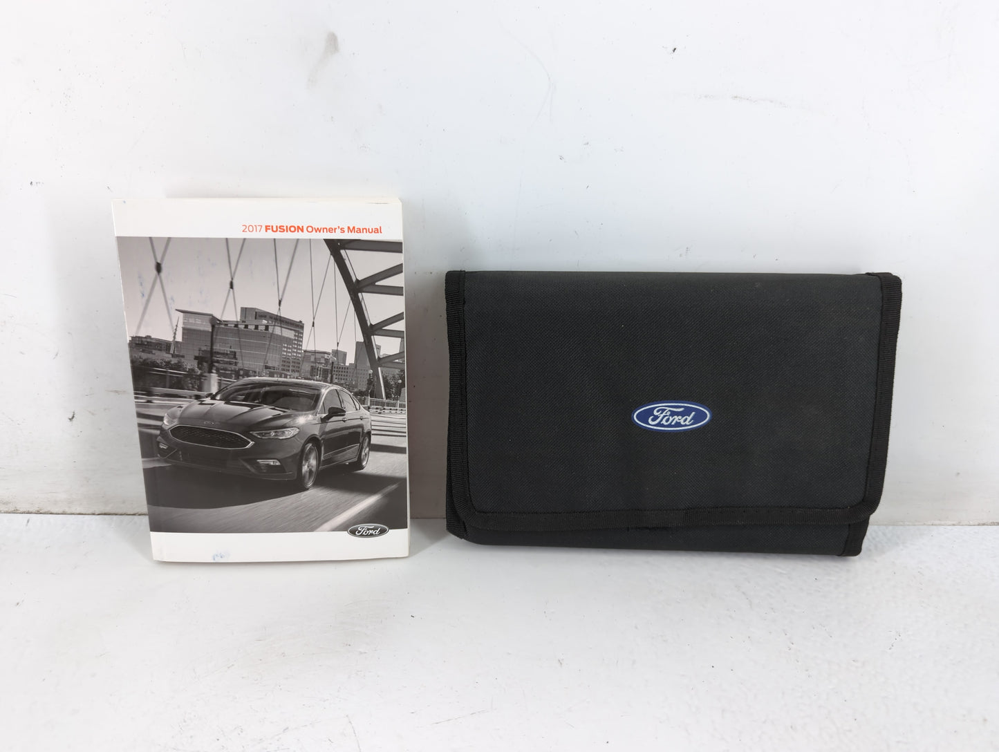 2017 Ford Fusion Owners Manual Book Guide P/N:HE5J 19A321 AB OEM Used Auto Parts - Oemusedautoparts1.com
