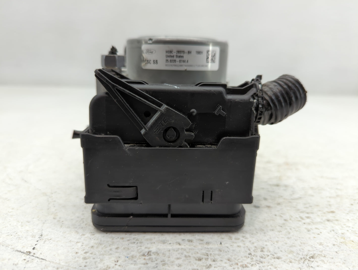 2017-2018 Ford Fusion ABS Pump Control Module Replacement P/N:HG9C-2B373-BH HG9C-2B373-BG Fits Fits 2017 2018 OEM Used Auto 