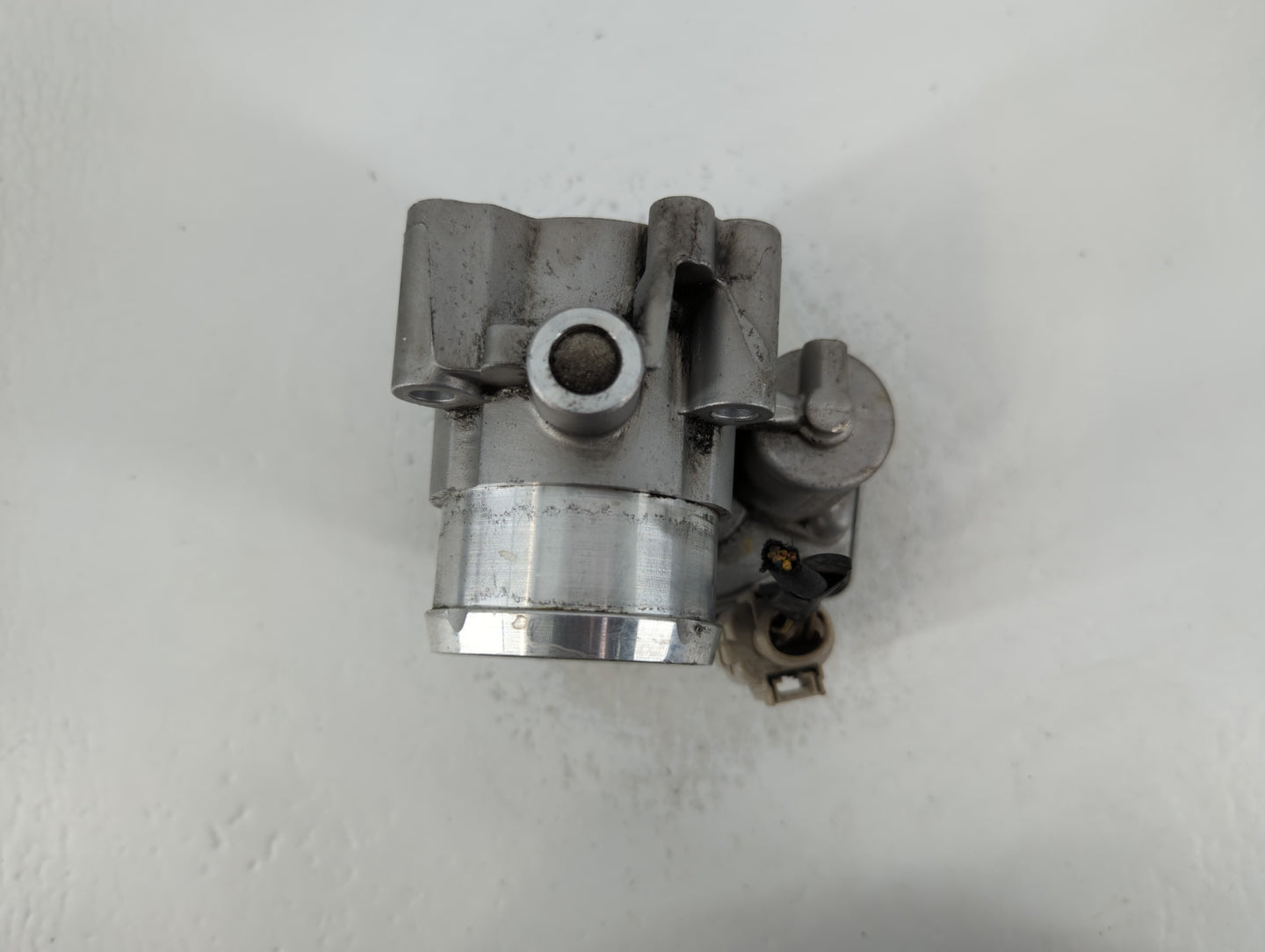 2014-2020 Ford Fusion Throttle Body P/N:B16 069 5092 DS7G-9F991-BB Fits Fits 2014 2015 2016 2017 2018 2019 2020 OEM Used Aut