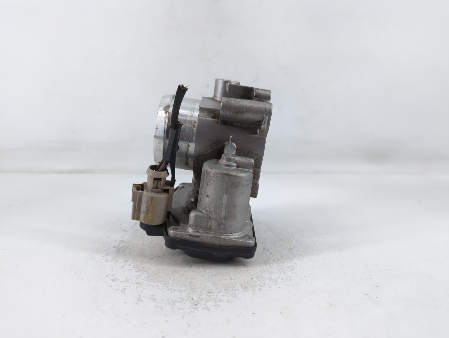 2014-2020 Ford Fusion Throttle Body P/N:B16 069 5092 DS7G-9F991-BB Fits Fits 2014 2015 2016 2017 2018 2019 2020 OEM Used Aut