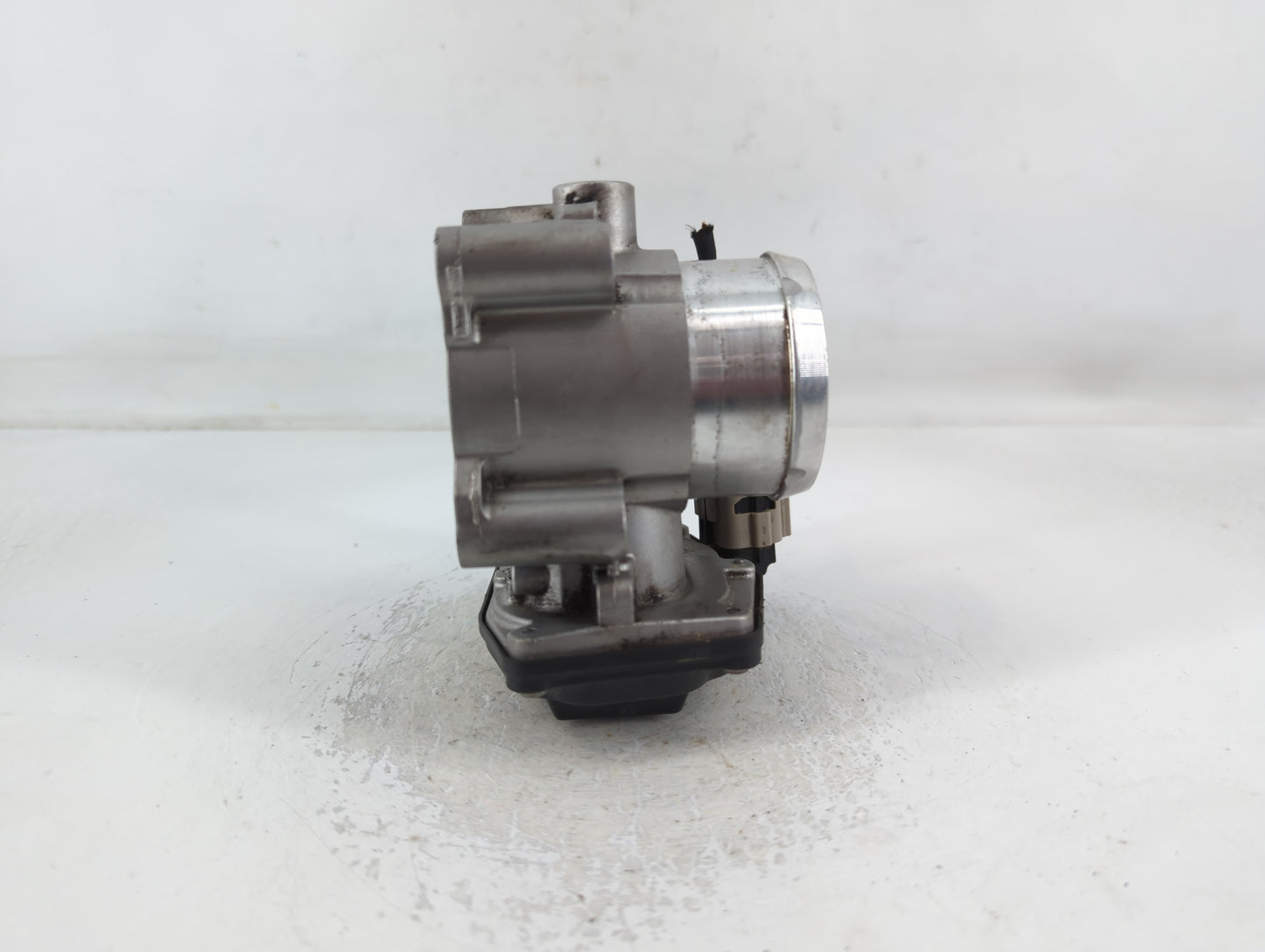 2014-2020 Ford Fusion Throttle Body P/N:B16 069 5092 DS7G-9F991-BB Fits Fits 2014 2015 2016 2017 2018 2019 2020 OEM Used Aut