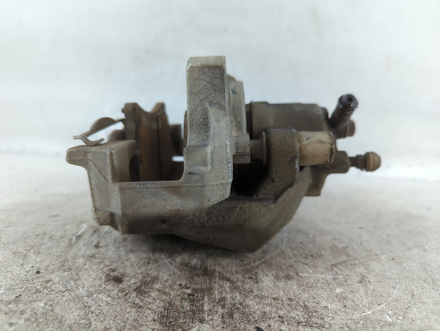 2013-2020 Ford Fusion Front Passenger Right Brake Caliper - Oemusedautoparts1.com