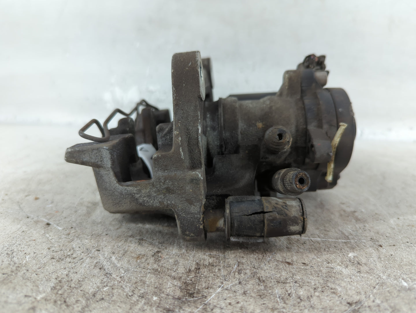 2013-2020 Ford Fusion Front Driver Left Brake Caliper - Oemusedautoparts1.com