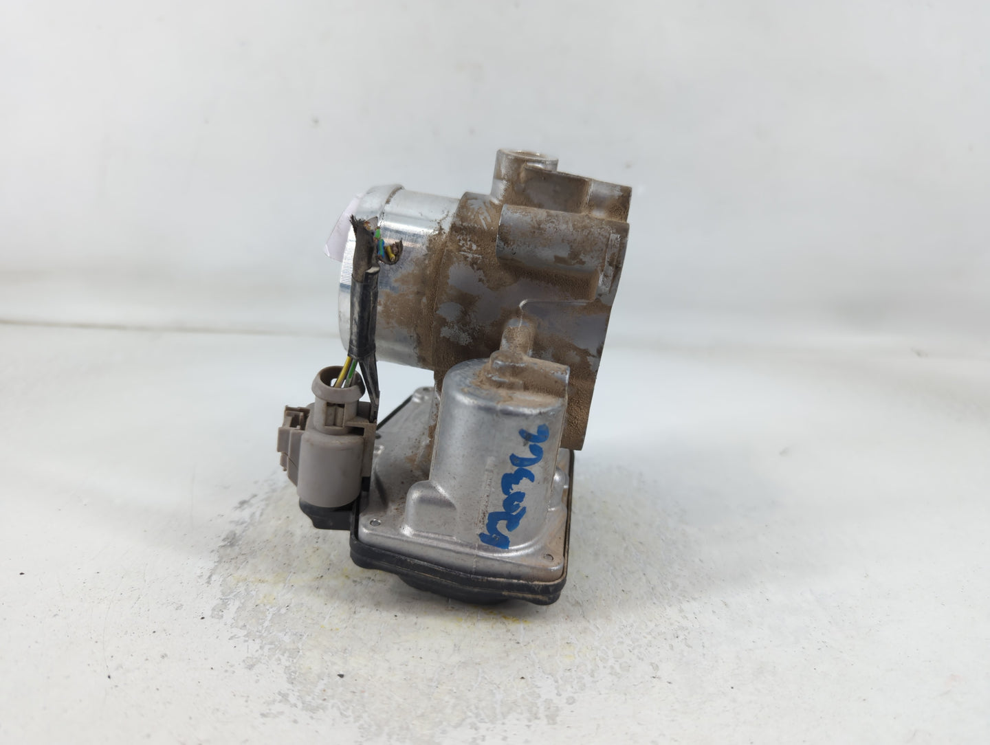 2014-2020 Ford Fusion Throttle Body P/N:DS7G-9F991-BB Fits Fits 2014 2015 2016 2017 2018 2019 2020 OEM Used Auto Parts - Oem