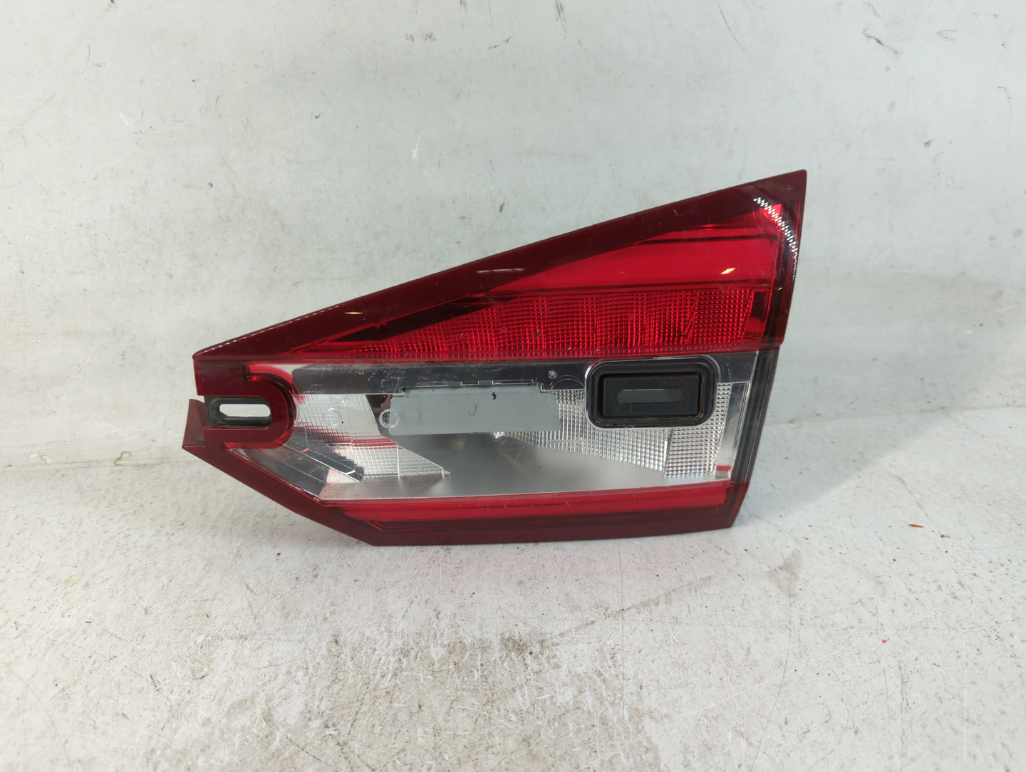 2017-2018 Ford Fusion Tail Light Assembly Passenger Right OEM P/N:F00HTF406805 Fits Fits 2017 2018 OEM Used Auto Parts - Oem