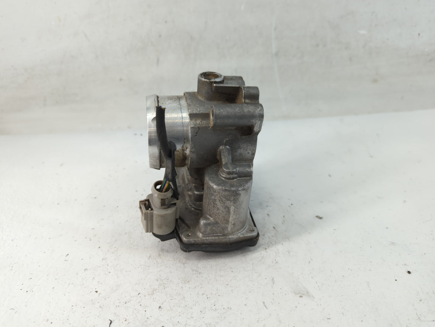 2014-2020 Ford Fusion Throttle Body P/N:B16 200 4652 DS7G-9F991-BB Fits Fits 2014 2015 2016 2017 2018 2019 2020 OEM Used Aut