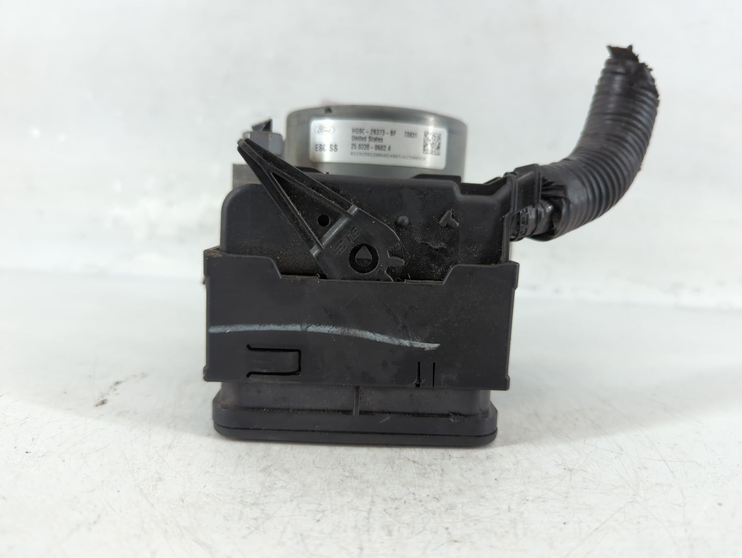 2017-2018 Ford Fusion ABS Pump Control Module Replacement P/N:HG9C-2B373-BF Fits Fits 2017 2018 OEM Used Auto Parts - Oemuse