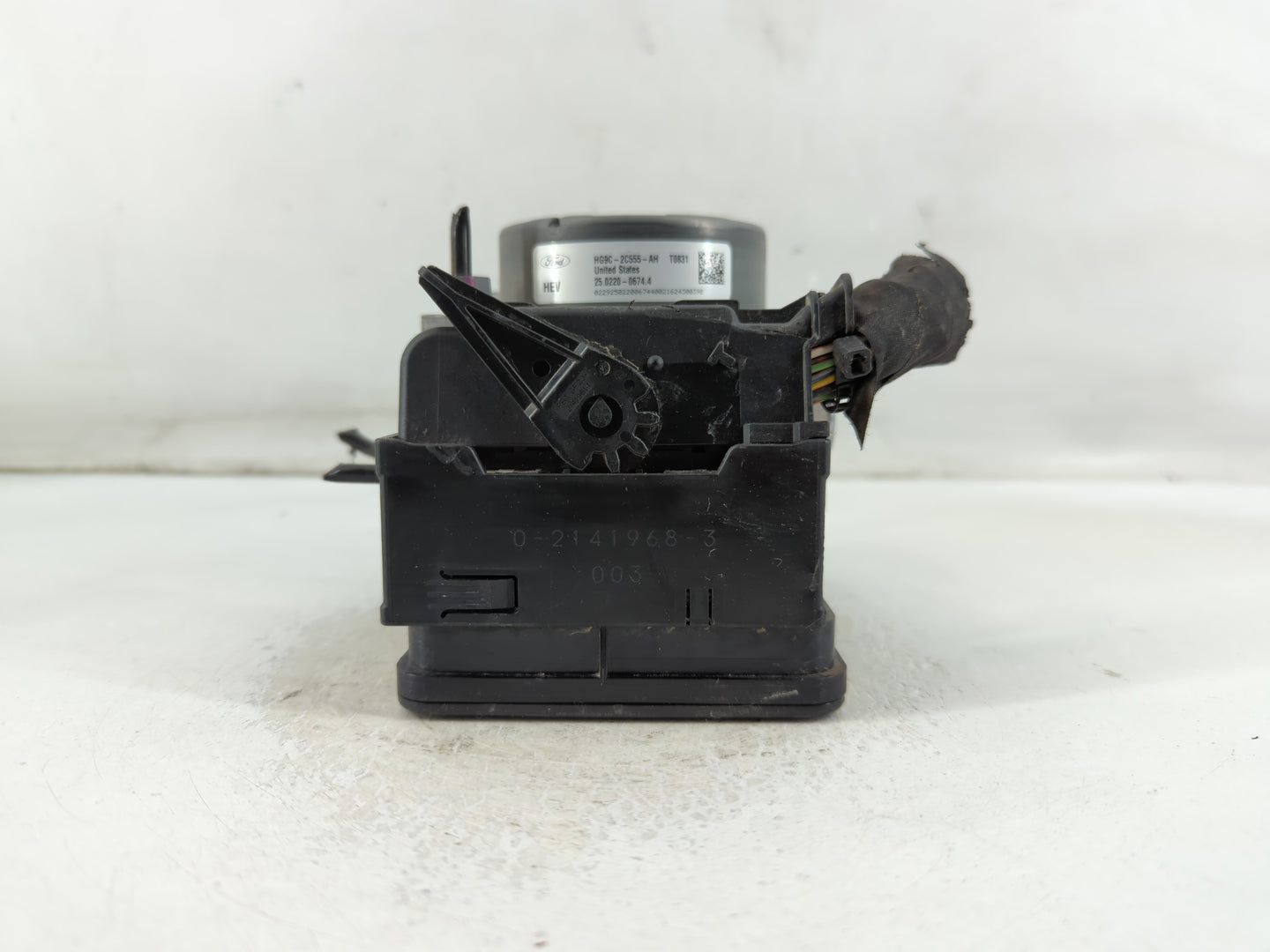 2017-2018 Ford Fusion ABS Pump Control Module Replacement P/N:HG9C-2C555-AH Fits Fits 2017 2018 OEM Used Auto Parts - Oemuse