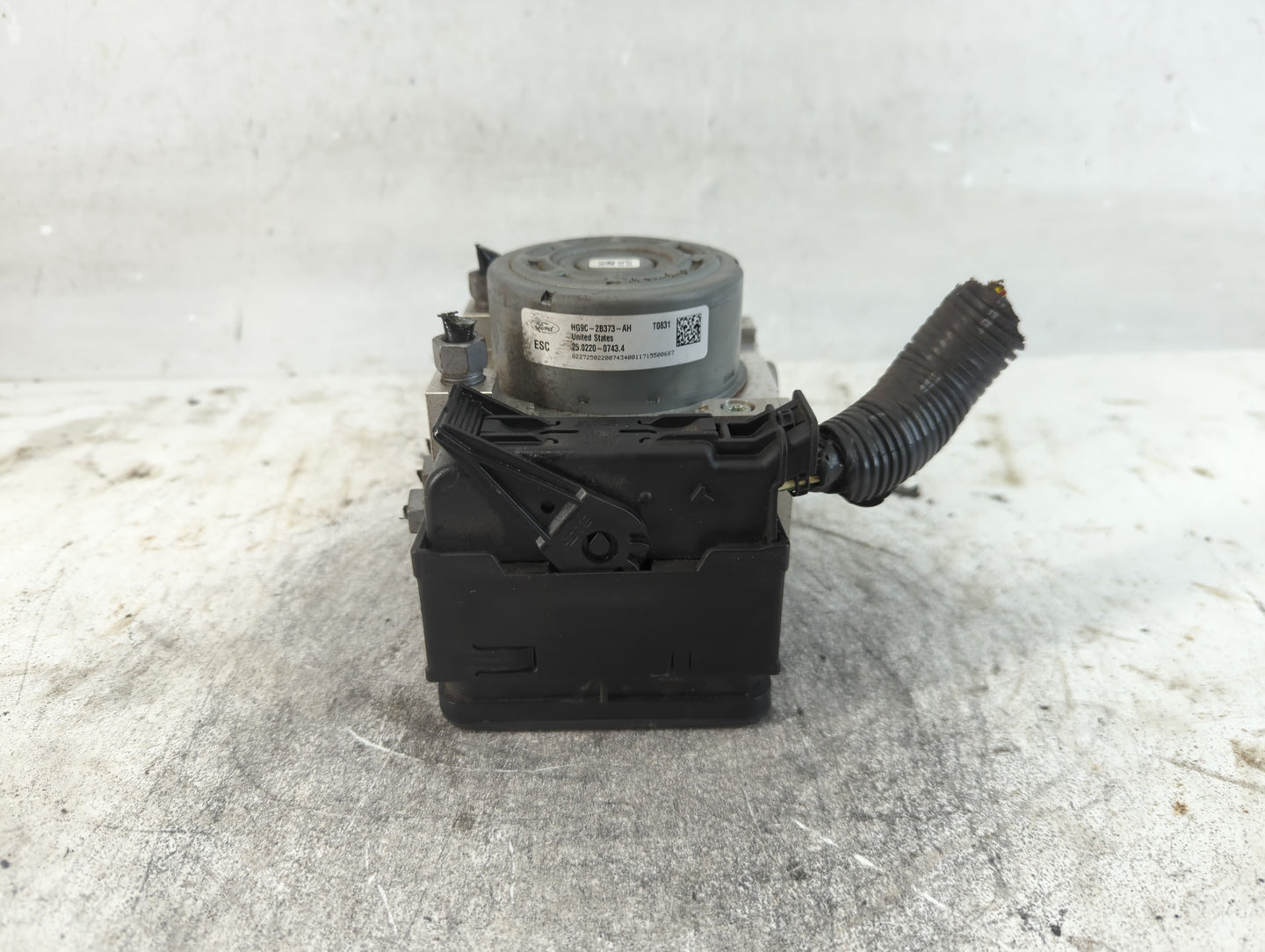 2017-2018 Ford Fusion ABS Pump Control Module Replacement P/N:HG9C-2B373-AH Fits Fits 2017 2018 OEM Used Auto Parts - Oemuse