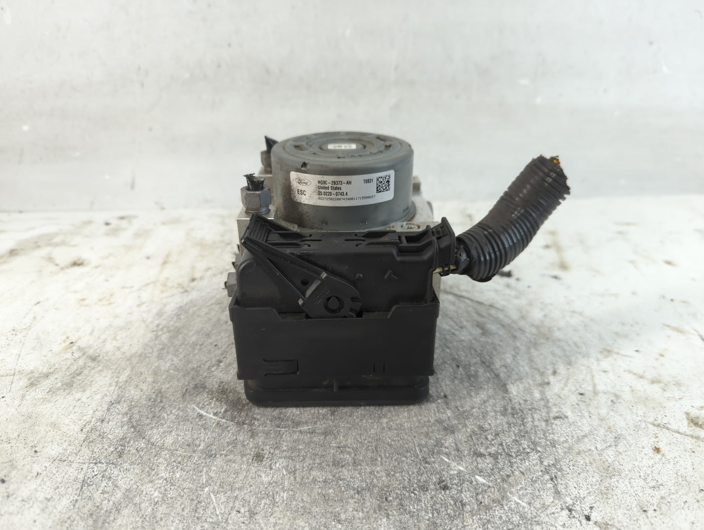 2017-2018 Ford Fusion ABS Pump Control Module Replacement P/N:HG9C-2B373-AH Fits Fits 2017 2018 OEM Used Auto Parts - Oemuse