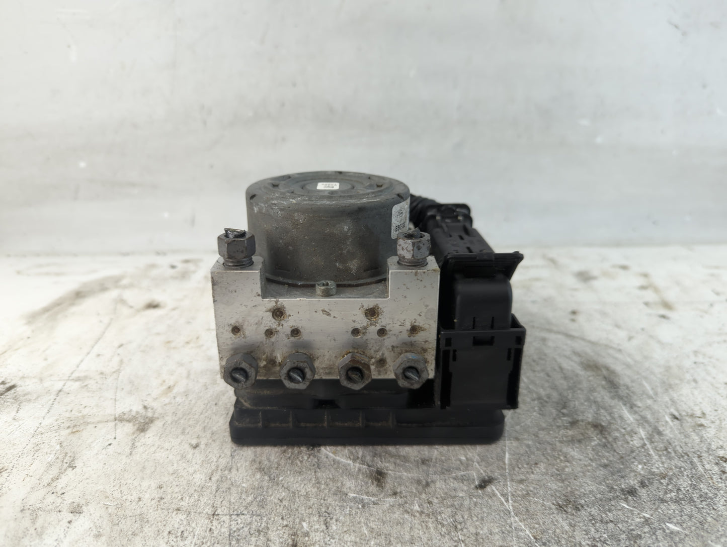 2017-2018 Ford Fusion ABS Pump Control Module Replacement P/N:HG9C-2B373-BG HG9C-2B373-BH Fits Fits 2017 2018 OEM Used Auto 