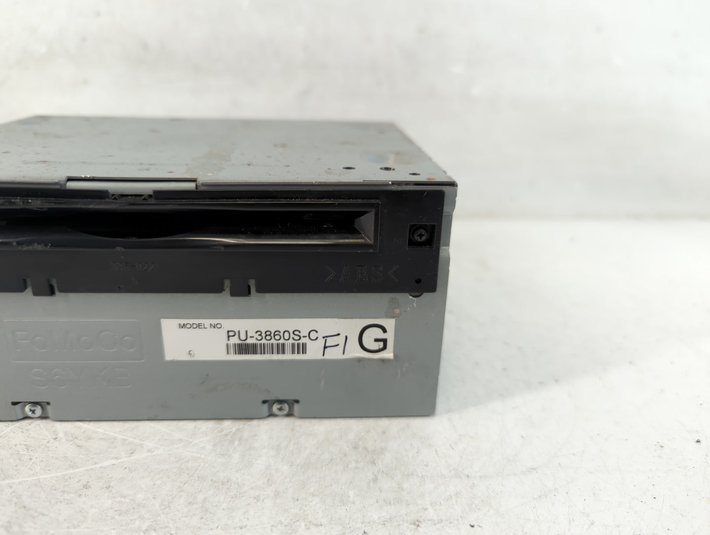 2017-2018 Ford Mustang Radio AM FM Cd Player Receiver Replacement P/N:HR3T-19C107-EB Fits Fits 2017 2018 OEM Used Auto Parts