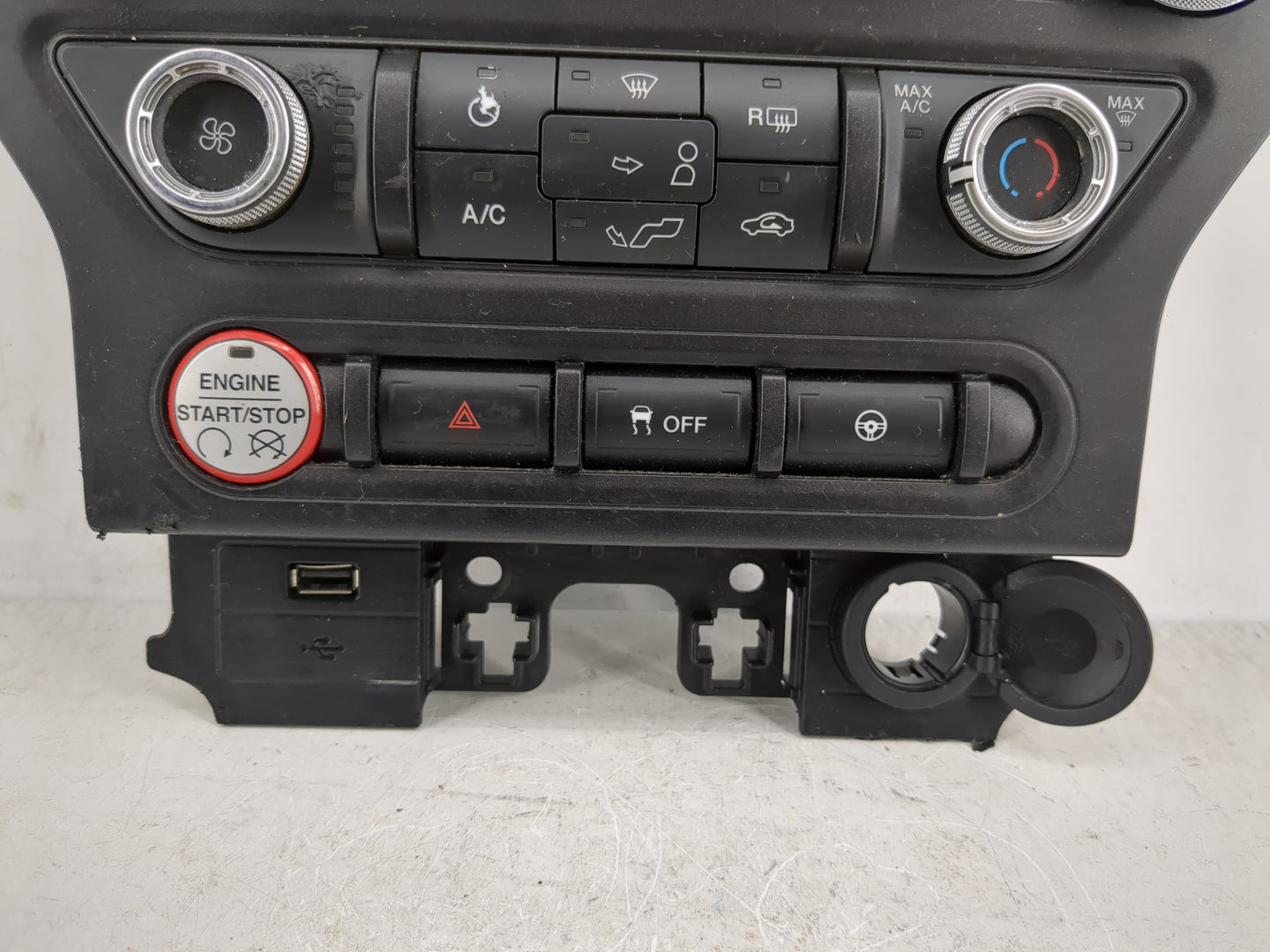 2017 Ford Mustang Climate Control Module Temperature AC/Heater Replacement P/N:FR3T-18E243-ED FR3T-18E243-EC Fits OEM Used A