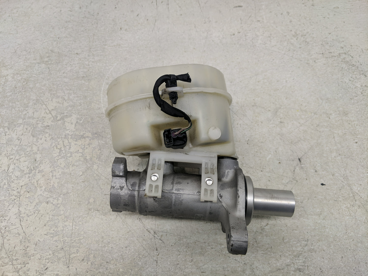 2015-2022 Ford Mustang Brake Master Cylinder - Oemusedautoparts1.com
