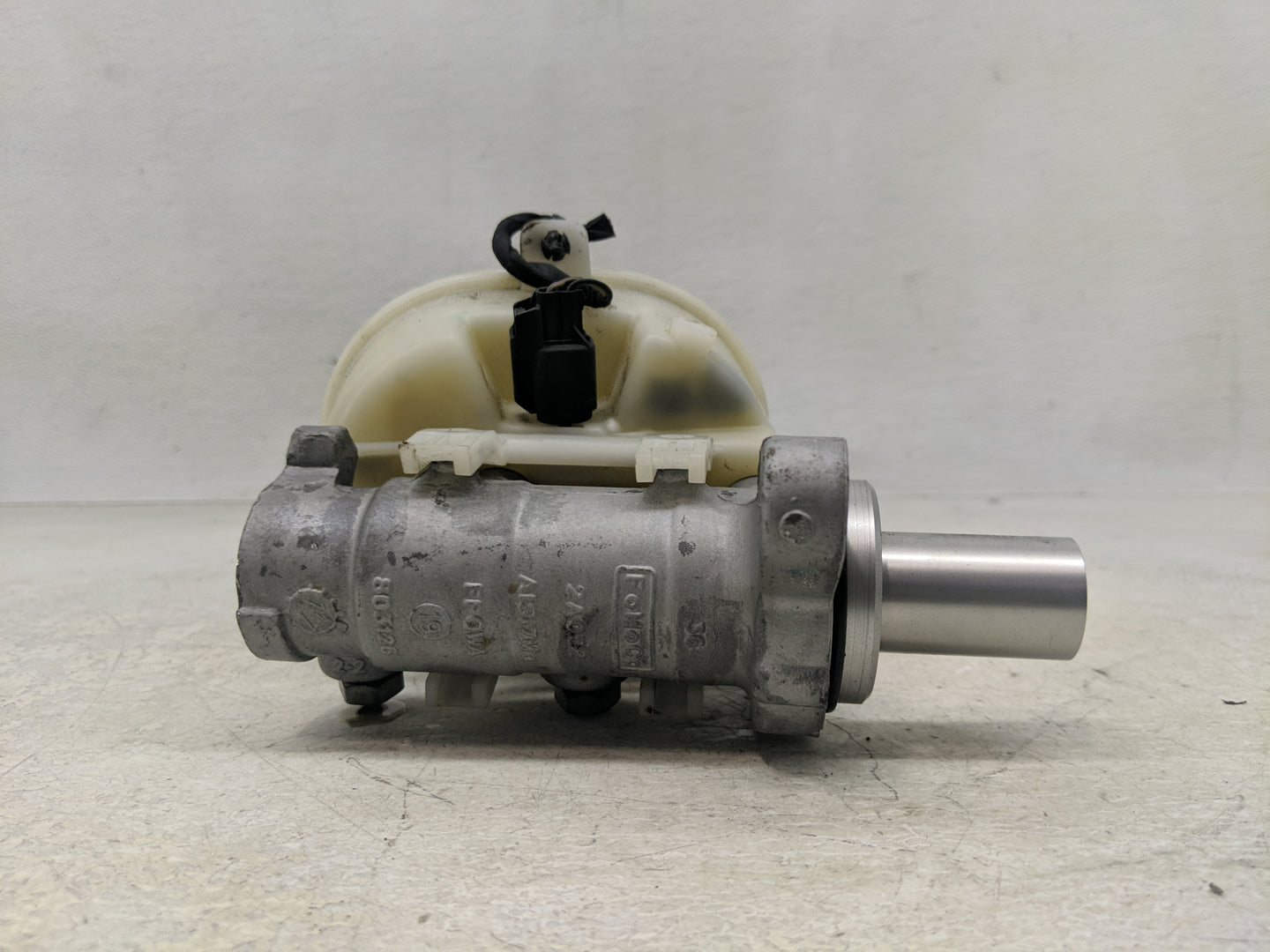 2015-2022 Ford Mustang Brake Master Cylinder - Oemusedautoparts1.com