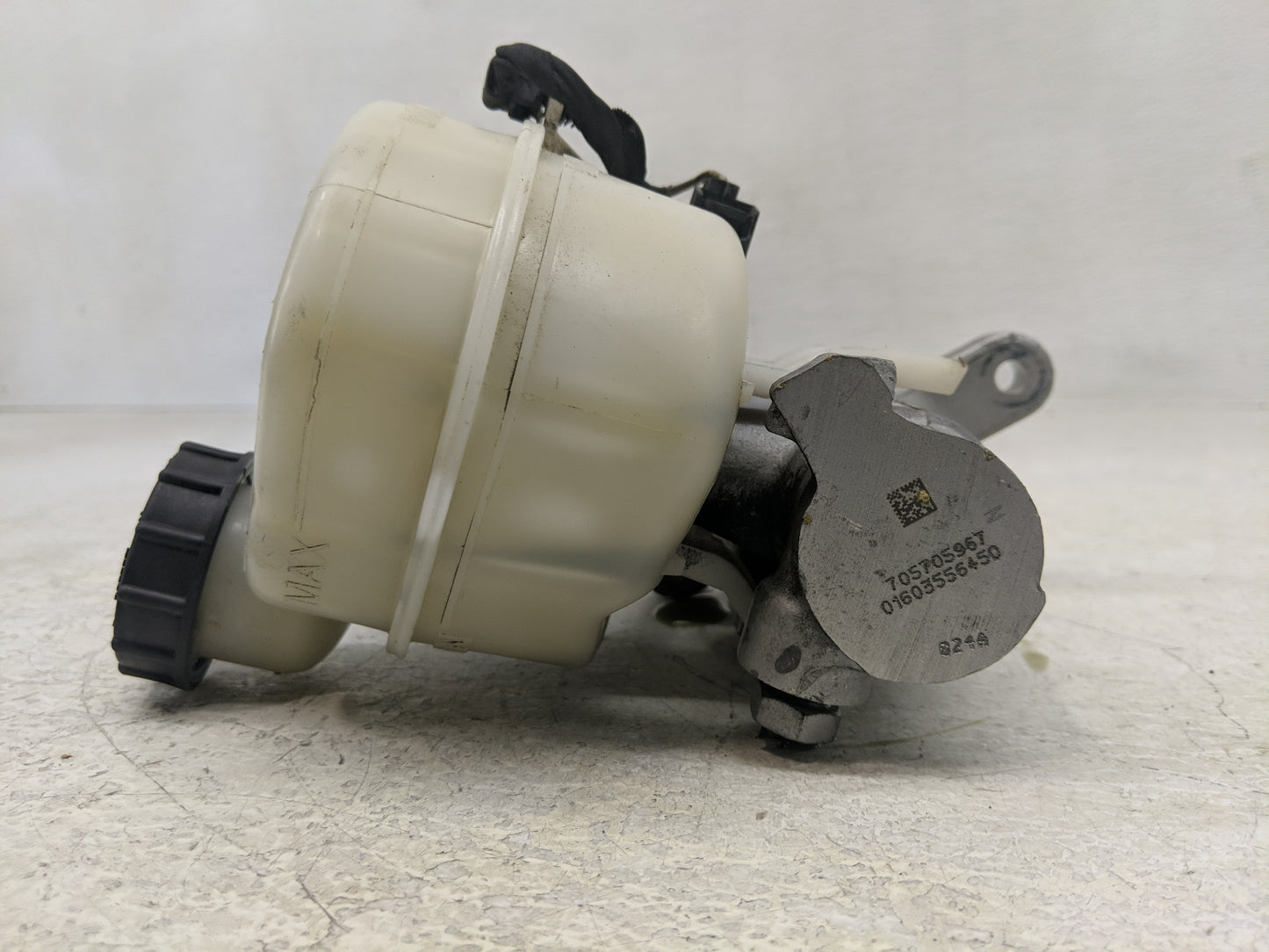 2015-2022 Ford Mustang Brake Master Cylinder - Oemusedautoparts1.com