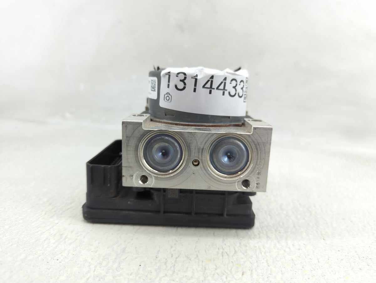2015-2020 Ford Mustang Anti-Lock Brake ABS Pump Module Actuator OEM P/N:GR3C-2C405-BB Fits Fits 2015 2016 2017 2018 2019 202