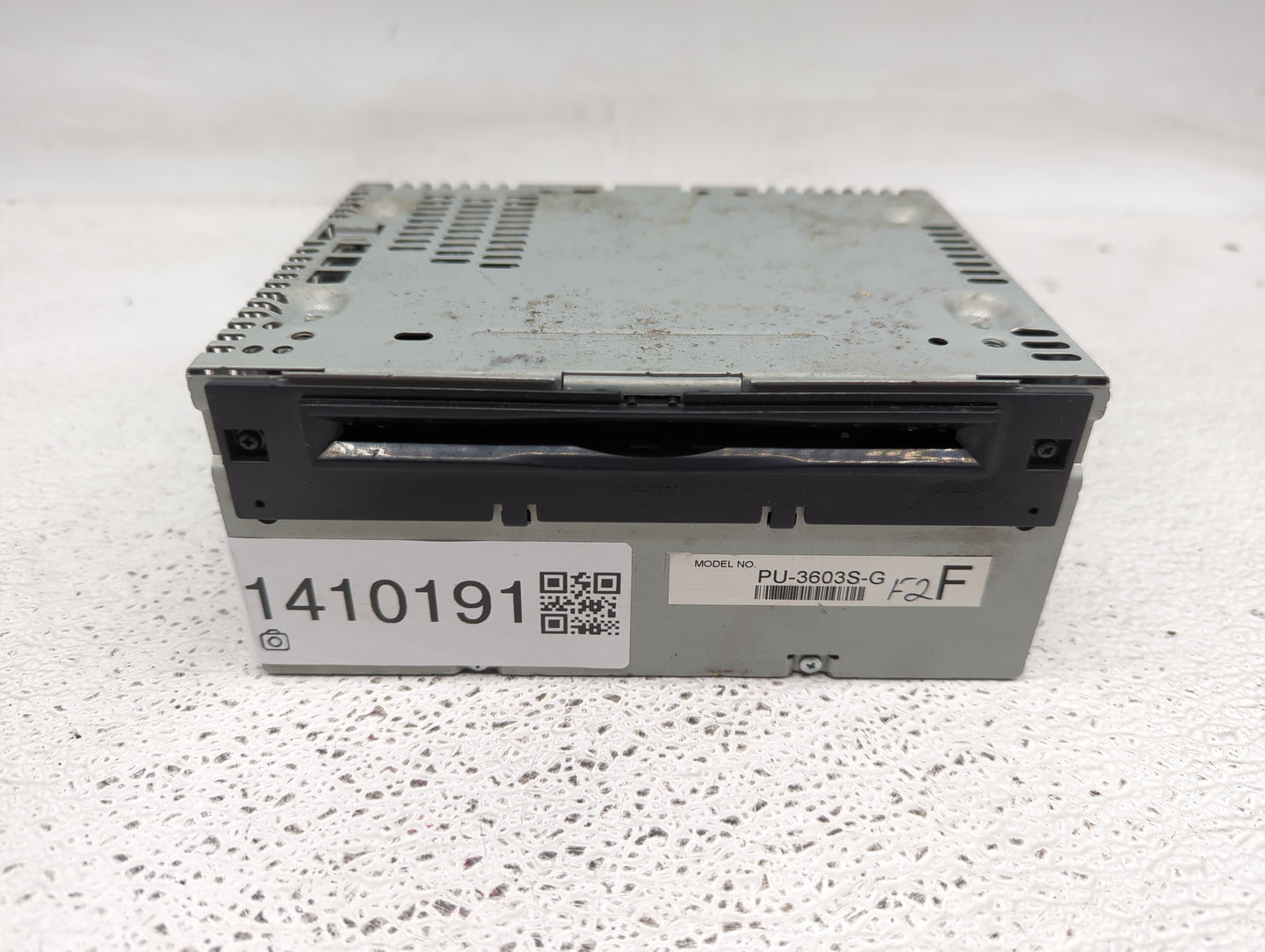 2016-2017 Ford Mustang Radio AM FM Cd Player Receiver Replacement P/N:HR3T-19C107-DC Fits Fits 2016 2017 OEM Used Auto Parts