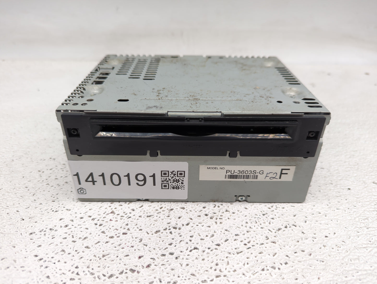 2016-2017 Ford Mustang Radio AM FM Cd Player Receiver Replacement P/N:HR3T-19C107-DC Fits Fits 2016 2017 OEM Used Auto Parts