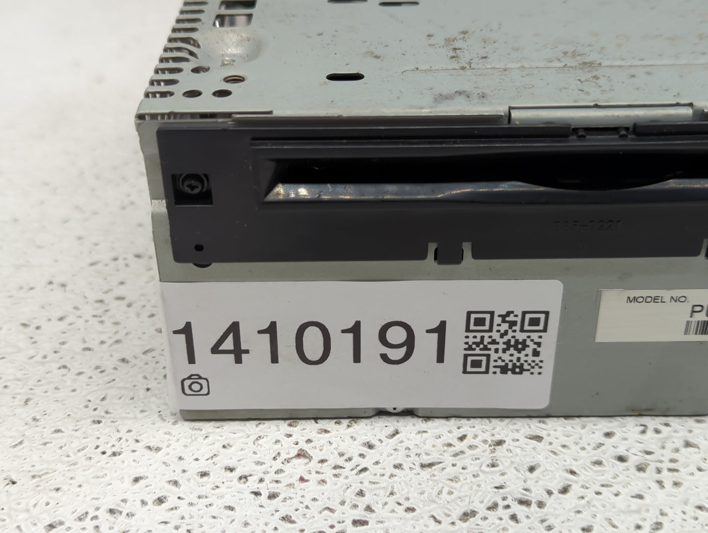 2016-2017 Ford Mustang Radio AM FM Cd Player Receiver Replacement P/N:HR3T-19C107-DC Fits Fits 2016 2017 OEM Used Auto Parts