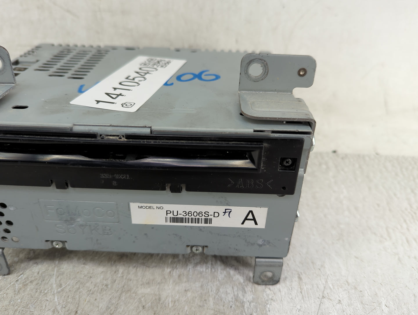 2016-2017 Ford Mustang Radio AM FM Cd Player Receiver Replacement P/N:GR3T-19C107-AB Fits Fits 2016 2017 OEM Used Auto Parts