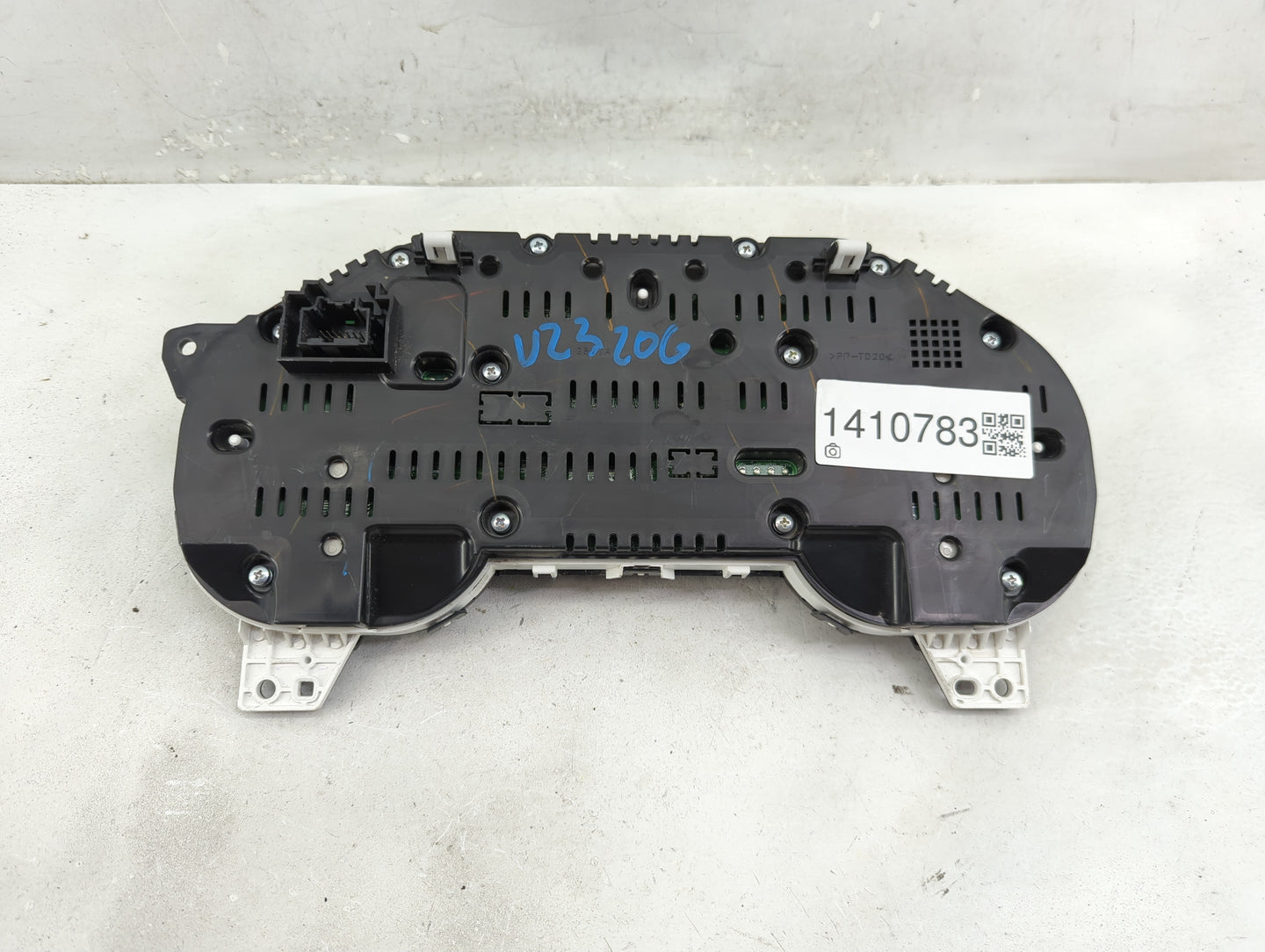2016-2017 Ford Mustang Instrument Cluster Speedometer Gauges P/N:GR3T-10849-AF Fits Fits 2016 2017 OEM Used Auto Parts - Oem