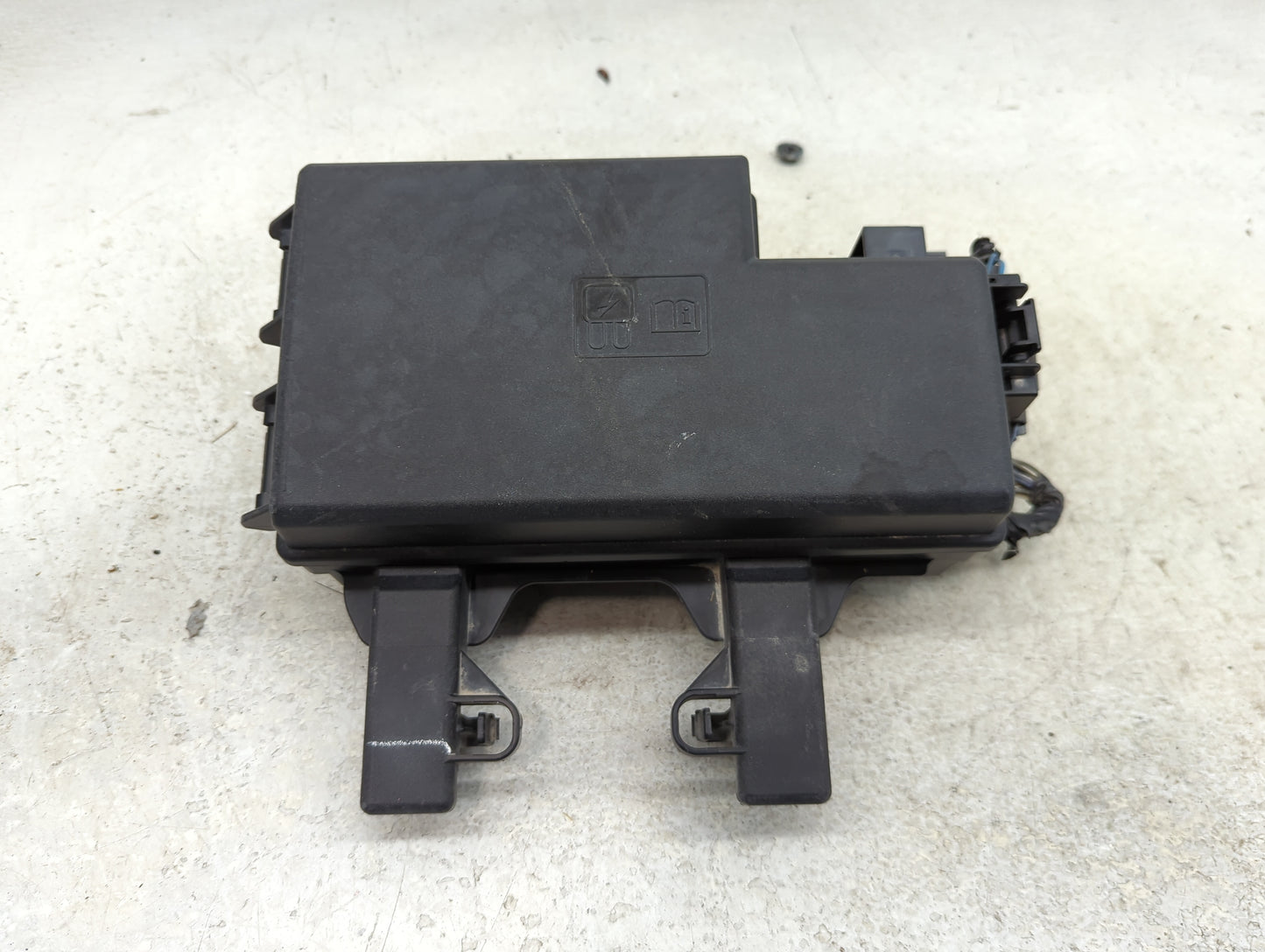 2016-2017 Ford Mustang Fusebox Fuse Box Panel Relay Module Fits Fits 2016 2017 OEM Used Auto Parts - Oemusedautoparts1.com