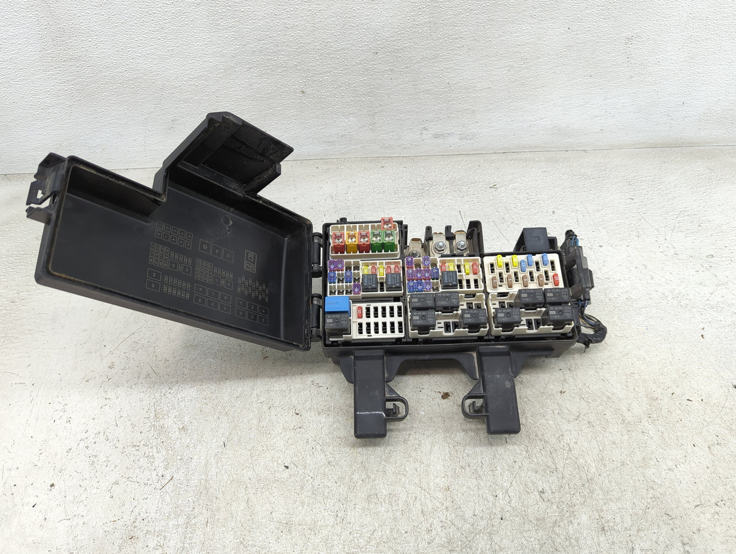 2016-2017 Ford Mustang Fusebox Fuse Box Panel Relay Module Fits Fits 2016 2017 OEM Used Auto Parts - Oemusedautoparts1.com