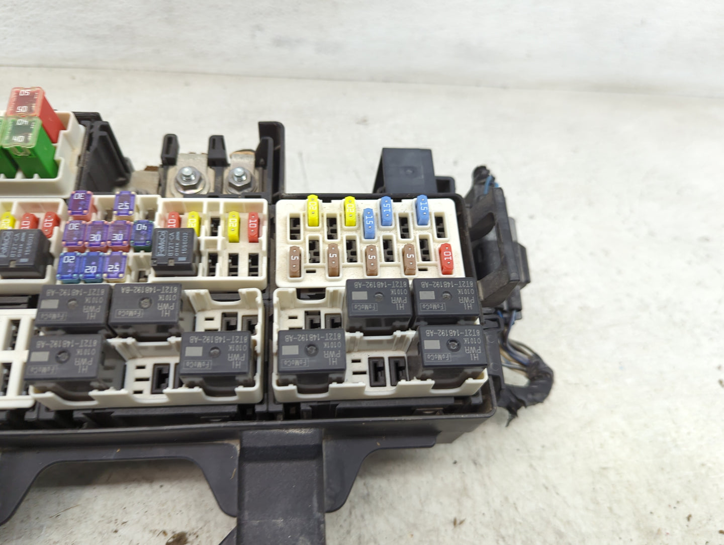 2016-2017 Ford Mustang Fusebox Fuse Box Panel Relay Module Fits Fits 2016 2017 OEM Used Auto Parts - Oemusedautoparts1.com