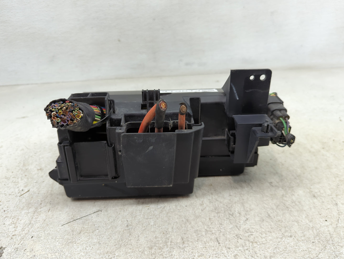 2016-2017 Ford Mustang Fusebox Fuse Box Panel Relay Module Fits Fits 2016 2017 OEM Used Auto Parts - Oemusedautoparts1.com