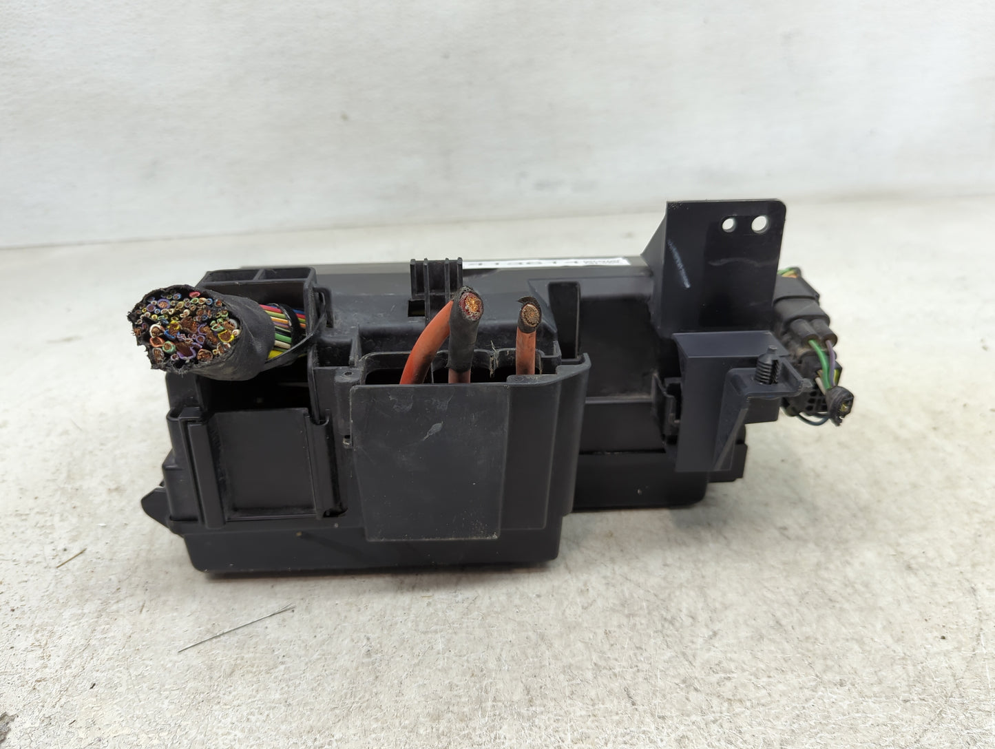 2016-2017 Ford Mustang Fusebox Fuse Box Panel Relay Module Fits Fits 2016 2017 OEM Used Auto Parts - Oemusedautoparts1.com