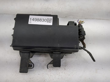 2016-2017 Ford Mustang Fusebox Fuse Box Panel Relay Module P/N:8T2T-14B192-AB Fits Fits 2016 2017 OEM Used Auto Parts - Oemu