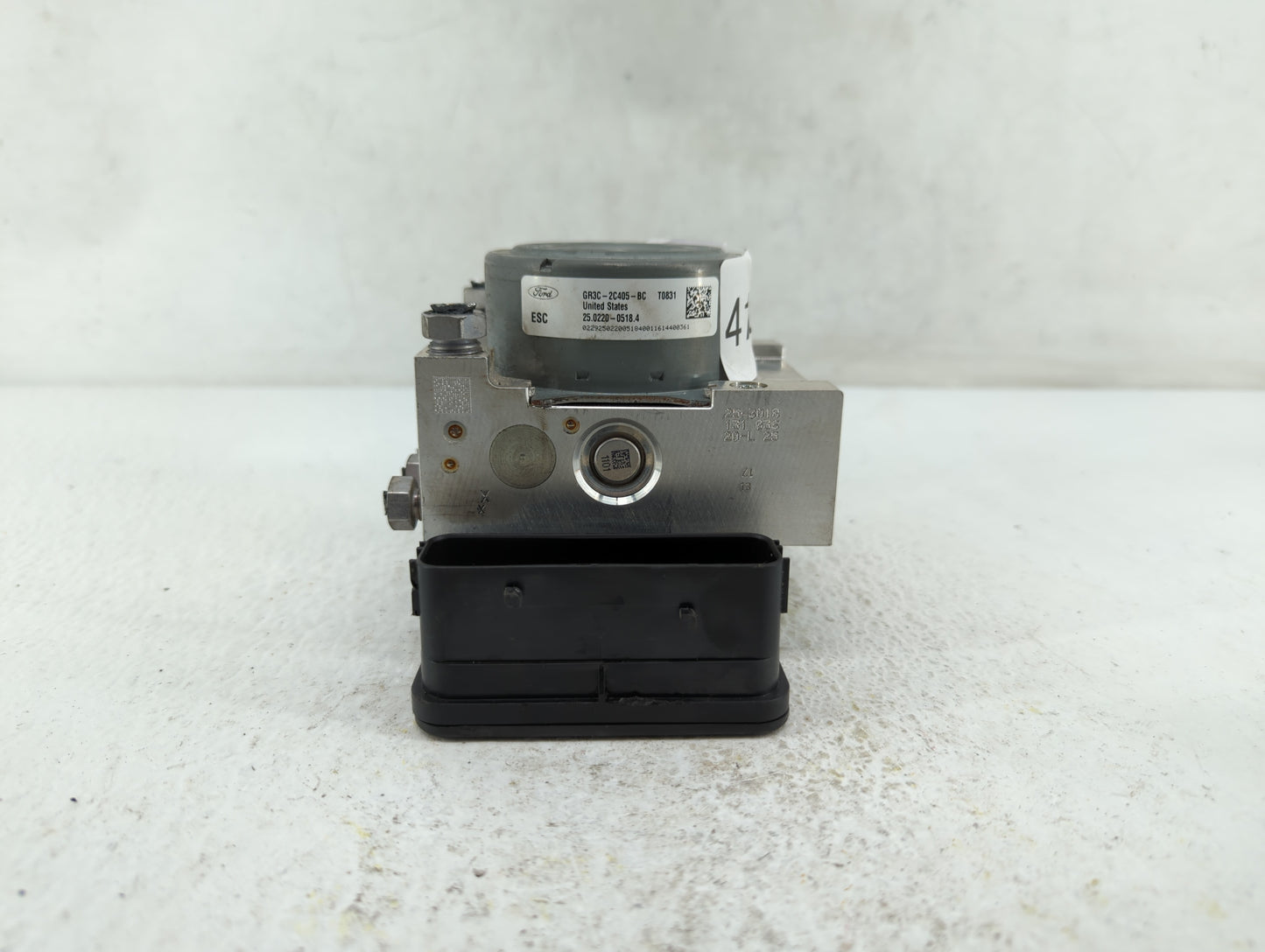 2015-2018 Ford Mustang ABS Pump Control Module Replacement P/N:GR3C-2C405-BB GR3C-2C405-BD Fits Fits 2015 2016 2017 2018 OEM